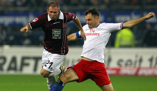 Heiko Westermann (r.) ist überzeugt, dass der HSV ohne den Platzverweis das Spiel gewonnen hätte