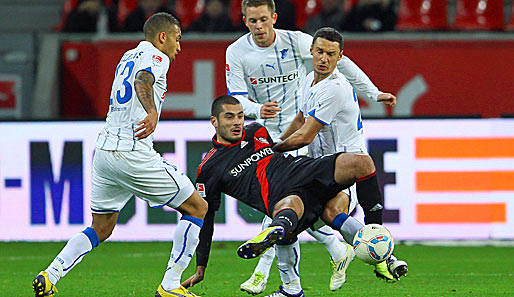 Eden Derdiyok (M.) erzielte das 1:0 für Bayer Leverkusen gegen 1899 Hoffenheim