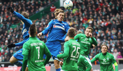 Jannik Vestergaard (M.) brachte Hoffenheim schon nach vier Minuten in Führung