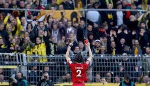 Neven Subotic erweist der Südtribüne seinen Respekt