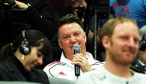 Louis van Gaal gesellte sich bei der Pressekonferenz unter die Reporter