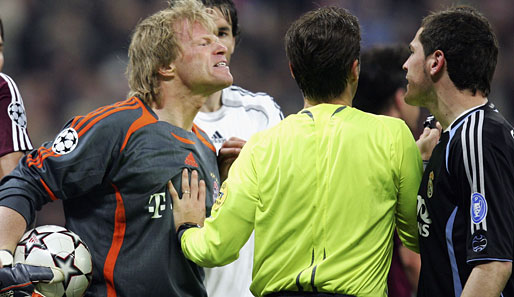 Oliver Kahn im Wortgefecht mit Real Madrids Iker Casillas im Jahr 2007