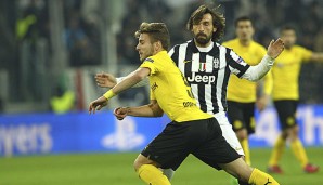 Andrea Pirlo (r.) zog sich gegen den BVB eine Verletzung zu