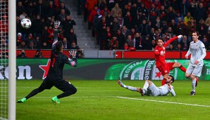 Rumms! Hakan Calhanoglu drischt die Kugel zur Führung für die Werkself in die Maschen