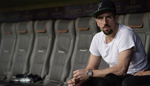 Diesen Anblick müssen die Bayern-Fans auch in den nächsten Wochen ertragen - Ribery in Zivil