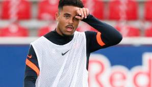 Justin Kluivert gab am im Oktober 2020 als Einwechselspieler in Augsburg sein Bundesligadebüt für RB Leipzig.