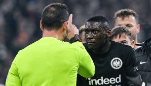 Nach der glattroten Karte im Hinspiel gegen Neapel wird Frankfurt auf seinen Topscorer Kolo Muani verzichten müssen.