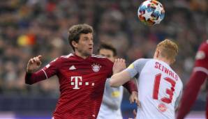 THOMAS MÜLLER: Mit vielen Positionswechseln, um die Seiten zu überladen, was vor allem half, den linken Salzburger Flügel zu öffnen. Wirklich effizient war er nicht, bereitete aber das 1:1 vor. Sein Ballverlust gegen Camara leitete das 0:1 ein. Note: 4.