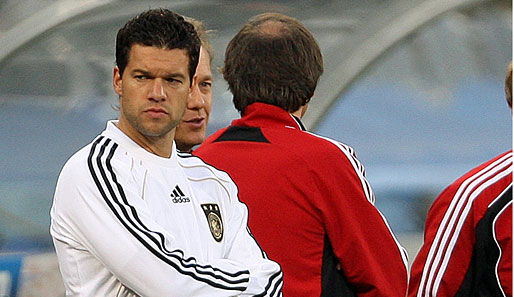 Michael Ballack wird die Trainingsjacke in Dänemark nicht ausziehen können