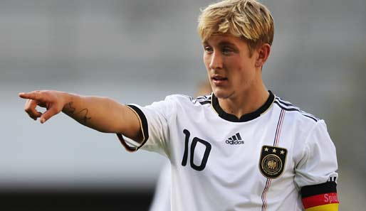 Lewis Holtby gibt sich selbstbewusst vor der Partie gegen Greichenland