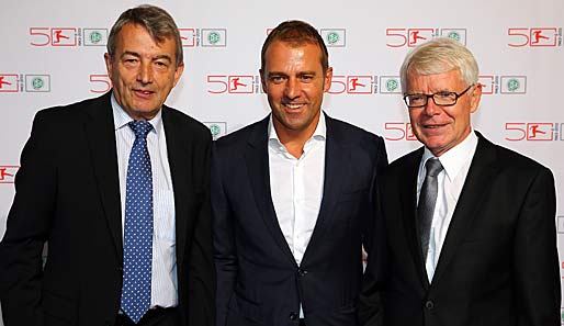 Wolfgang Niersbach (l.) schlägt Hansi Flick (M.) als neuen Sportdirektor vor