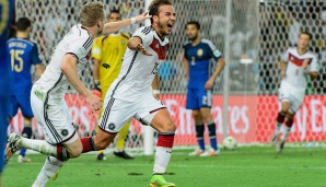 113. Minute im Finale: Götze hat soeben getroffen, Vorlagengeber Schürrle jubelt mit