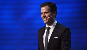 Oliver Bierhoff war die Losfee bei der Auslosung der EM-Gruppen