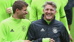 Thomas Müller und Bastian Schweinsteiger haben sichtlich gute Laune