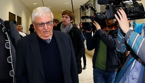 Theo Zwanziger will juristische Schritte einleiten