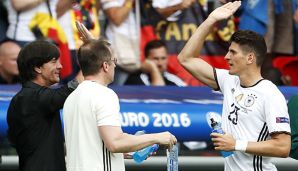 Mario Gomez (r.) kann sich eine gemeinsame WM-Teilnahme mit Sandro Wagner vorstellen