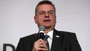 Reinhard Grindel hat sich zur Situation von Manuel Neuer und Mario Götze geäußert.