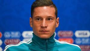 Julian Draxler spielt die Berichte rund um Mesut Özil herunter.