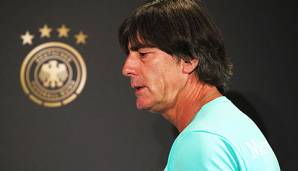 Joachim Löw bei der Pressekonferenz im Teamhotel.