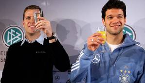 Michael Ballack (re.) hatte Oliver Bierhoff (li.) zuletzt kritisiert.