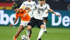 NIKLAS SÜLE: Hat sich auf Vereins- und Nationalmannschaftsebene etabliert. Außerhalb der Bundesliga aber nicht immer sattelfest. Auch beim 1:1 gegen Serbien hie und da mit Problemen. PUNKT FÜR HOLLAND – 1:2.