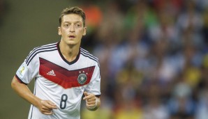 OFFENSIVE - MESUT ÖZIL: Einer der umstrittensten Rio-Helden. Trotz Zauberfuß nie richtig beliebt. Für Arsenal lieferte er noch einige Top-Werte, dann ging es dahin. Das unrühmliche Ende beim DFB ist bekannt. Heute bei Besaksehir unter Vertrag.