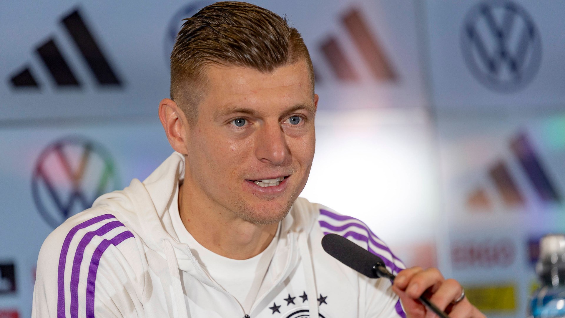 Kroos-16001