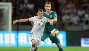 MATTHIAS GINTER: Wusste sich meist nur mit Foulspielen gegen den umtriebigen weißrussischen Stürmer Yuri Kovalev zu helfen. Gewann nur 37 Prozent seiner Zweikämpfe. Bereitete aber das erlösende 2:0 schön vor. Note: 3.