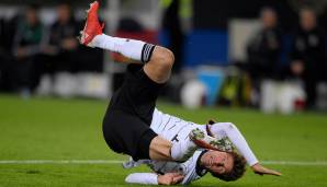 THOMAS MÜLLER: Natürlich Müller! Den eher glücklosen Werner ersetzte er fast positionsgerecht und wurde zum Einstand erstmal von zwei Rumänen im Laufduell in die Zange genommen. Das zahlte er ihnen schließlich mit dem Siegtreffer zurück. Note: 2.