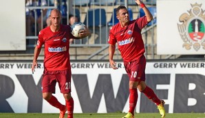 Mahir Saglik (r.) geriet nach der Partie mit den eigenen Fans aneinander