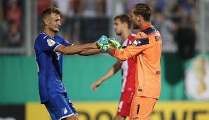 Oliver Baumann hielt die TSG Hoffenheim im Elfmeterschießen gegen die Würzburger Kickers im Pokal-Wettbewerb.