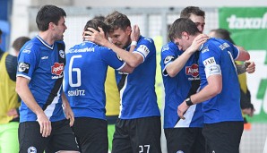 Hatten allen Grund zum Jubeln: Arminia Bielefeld besiegte Cottbus mit 3:0