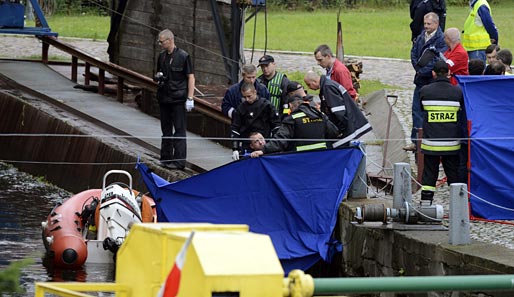 Polizeitaucher bergen die Leiche von James Nolan in Bromberg