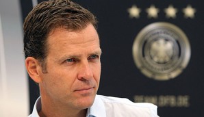 Oliver Bierhoff ist bei der EM- Auslosung Losfee