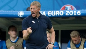 Heimir Hallgrimsson feierte den Einzug ins EM-Achtelfinale