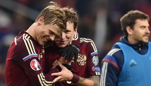 Aleksandr Kokorin (l.) und Pavel Mamaev (M.) nahm das EM-Aus wohl nicht so schwer mit