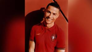 PORTUGAL - HEIM: Das Heimtrikot von CR7 und Co. ist im klassischen rot gehalten. Der Kragen mit Knöpfen ist etwas für die Retro-Freunde unter den Trikotsammlern.