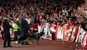 Effzeh Fans im Emirates Stadium in London