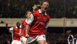 MITTELFELD - Emmanuel Petit.