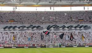 Der 2:1-Sieg der SGE gerät bei diesem Anblick fast schon in den Hintergrund. Ein großes Banner mit der Aufschrift "Mein Verein" ziert die Nordwestkurve. Ein Warm-Up im Vergleich zu dem, was die Anhänger der Hessen sonst auf die Beine stellen.