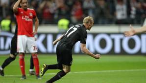 Sebastian Rode: Omnipräsent im Zentrum mit guten Tacklings und wichtigen Balleroberungen. Spielte vor dem 1:0 den Pass auf Rebic und schoss das wichtige 2:0. Fast sogar mit dem 3:0. Note: 2.