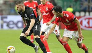 Ante Rebic: Der Kroate wirbelte anfangs die Benfica-Defensivreihe durcheinander und war sehr gallig. Legte beim 1:0 nach starkem Dribbling für Gacinovic auf. Beim 2:0 eher unfreiwillig. Verlor 33 Mal den Ball und lief sich immer wieder fest. Note: 3.