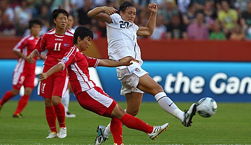 Abby Wambach (r.) kam schwer in die Partie, spielte im zweiten Durchgang aber groß auf