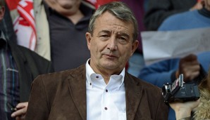 Wolfgang Niersbach fühlt sich durch das Interesse aus Europa geehrt, will aber beim DFB bleiben