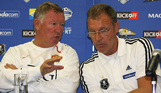 Ruud Krol (r.) war seit 2008 Cheftrainer der Orlando Pirates