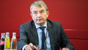 Wolfgang Niersbach versuche in Frankfurt Aufklärung zu betreiben