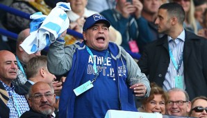 Diego Maradona posierte mit einem höhnischen T-Shirt