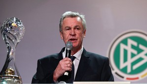 Ottmar Hitzfeld hat sich zu Pep Guardiolas Abschied beim FC Bayern geäußert