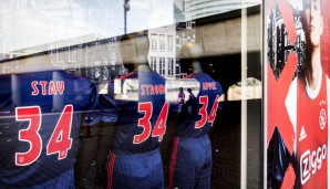 "Stay strong Appie": Trikots im Ajax-Fanshop mit einer Botschaft an Abdelhak Nouri