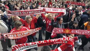 Auch der zweite Platz war klar vergeben: Olympique Nimes sicherte sich den Aufstieg mit einem 4:0-Kantersieg gegen den direkten Verfolger aus Ajaccio.